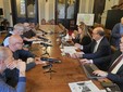 Alcuni momenti dell'incontro tenuto ieri in Prefettura Alcuni momenti dell'incontro tenuto ieri in Prefettura
