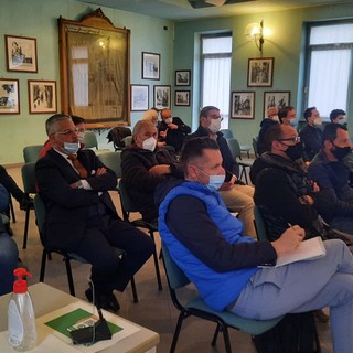 In corso il consiglio comunale a Borgo: nel pubblico i candidati Giraudo e Bassino