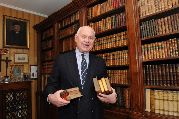 Il ministro della Giustizia Carlo Nordio, firma la riforma costituzionale insieme alla premier Meloni