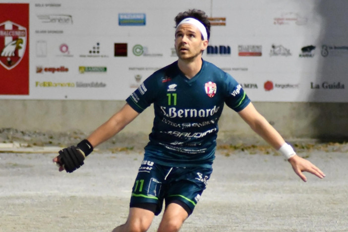 Il capitano Massimo Vacchetto in azione Il capitano Massimo Vacchetto in azione