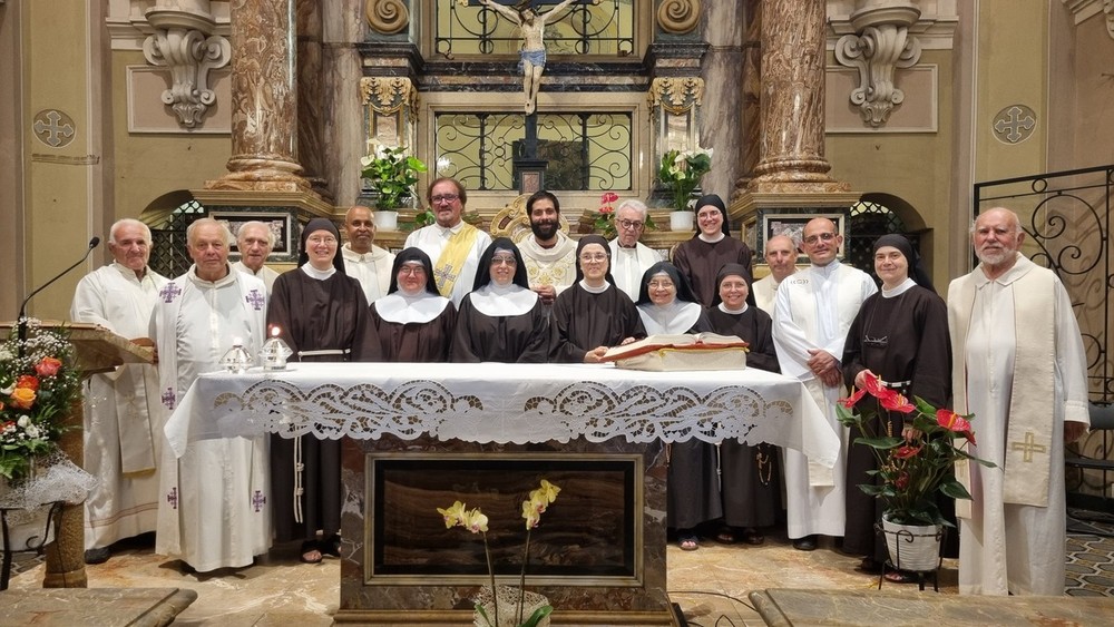 Schegge di luce, pensieri sui Vangeli festivi di Silvia Gullino Schegge di luce, pensieri sui Vangeli festivi di Silvia Gullino