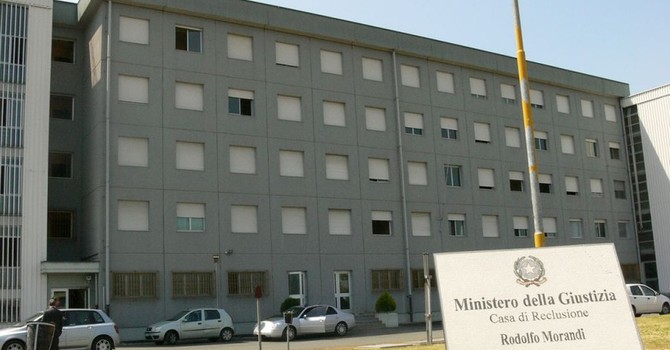 Detenuto nel carcere di Saluzzo ha preso a pugni un poliziotto penitenziario Detenuto nel carcere di Saluzzo ha preso a pugni un poliziotto penitenziario