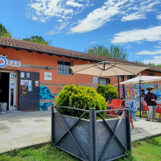 Ladri alla H Zone ad Alba: antifurto ancora fermo, confronto sui tempi degli interventi