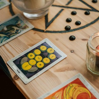 Tarocchi Sì o No: Funzionano Davvero? Verità e Miti