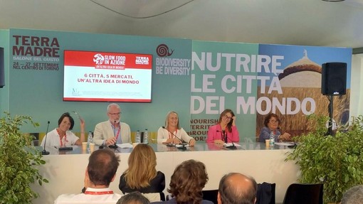 La Città di Alba protagonista a Terra Madre con il Mercato della Terra La Città di Alba protagonista a Terra Madre con il Mercato della Terra