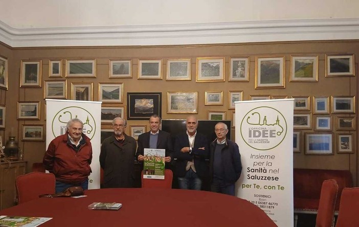 La presentazione della camminata cardio culturale . da sinistra Domenico Filippi, Luciano Zardo, Carlo Ravazzi, Mario Pirito e Piero Parizia La presentazione della camminata cardio culturale . da sinistra Domenico Filippi, Luciano Zardo, Carlo Ravazzi, Mario Pirito e Piero Parizia