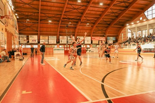 Basket Serie C Interregionale: Cogal ancora a quota 100 Basket Serie C Interregionale: Cogal ancora a quota 100