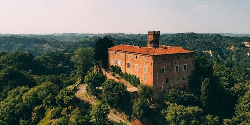 Il castello di Monteu Roero Il castello di Monteu Roero