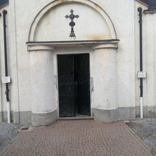 Cimitero di Fiamenga, stabilite le date per le estumulazioni dalla cripta della cappella centrale Cimitero di Fiamenga, stabilite le date per le estumulazioni dalla cripta della cappella centrale