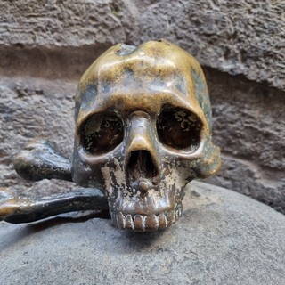 In foto una delle capuzzelle portafortuna, a Napoli