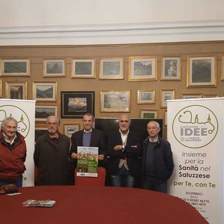 La presentazione della camminata cardio culturale . da sinistra Domenico Filippi, Luciano Zardo, Carlo Ravazzi, Mario Pirito e Piero Parizia