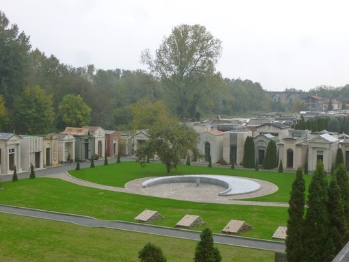 Al Cimitero di Cuneo terminata l'area per la dispersione e inumazione delle ceneri