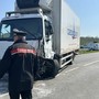 Il camion contro cui è andata a scontrarsi l'auto condotta dall'imprenditore Il camion contro cui è andata a scontrarsi l'auto condotta dall'imprenditore