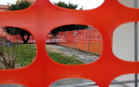 Cantiere Pinqua a Cuneo, tra ritardi e disagi: la protesta dei residenti di via Bernini 6 e 8