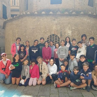 Un gruppo di ragazzi della 5ªC della Scuola Edoardo Mosca di Bra in gita ad Albenga e Laigueglia nei giorni scorsi