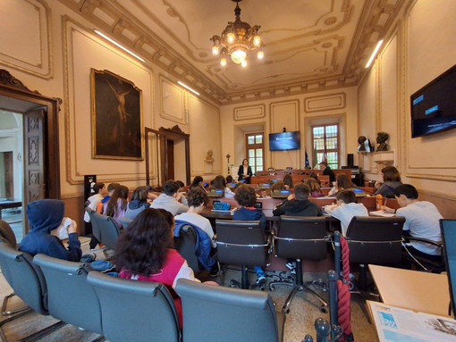 Concluso l’anno scolastico del CCR di Bra, tra educazione civica e cittadinanza attiva Concluso l’anno scolastico del CCR di Bra, tra educazione civica e cittadinanza attiva