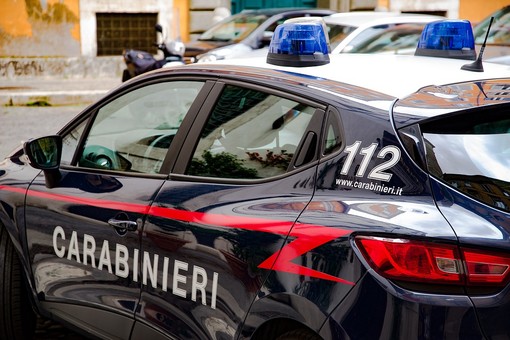 Fermata dai carabinieri in un parco di Saluzzo, aveva in casa 20 grammi di sostanze stupefacenti