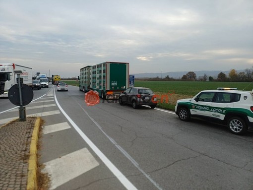 Ennesimo incidente sulla provinciale 7 tra Cherasco e Pollenzo Ennesimo incidente sulla provinciale 7 tra Cherasco e Pollenzo