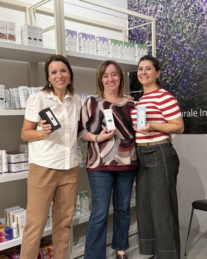 Le estetiste del CFP Cemon “Ernesto Rebaudengo” di Ceva alla Rinascente di Torino per la Beauty Fair insieme a Nuagemma Le estetiste del CFP Cemon “Ernesto Rebaudengo” di Ceva alla Rinascente di Torino per la Beauty Fair insieme a Nuagemma