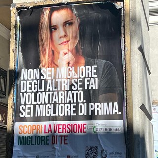 Quel poster che ci ricorda il valore invisibile del volontariato