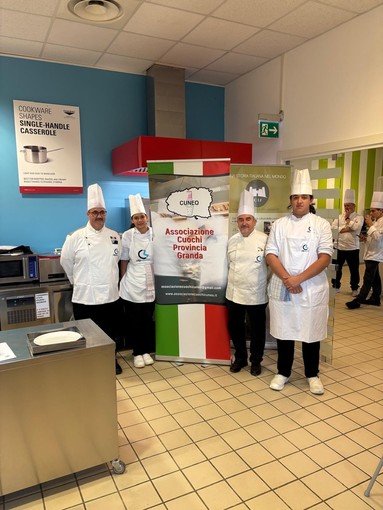 CFP Cemon debutta alla selezione piemontese del Trofeo Miglior Allievo della Federazione Italiana Cuochi con Eleonora Barroero CFP Cemon debutta alla selezione piemontese del Trofeo Miglior Allievo della Federazione Italiana Cuochi con Eleonora Barroero