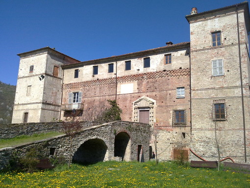 Al castello di Saliceto Roberto Vecchioni e Gian Luigi Beccaria in &quot;Dialogo per Fenoglio&quot;