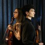 In foto "Eugène", duo di violini formato da Francesca Conte e Samuele Piccolo In foto "Eugène", duo di violini formato da Francesca Conte e Samuele Piccolo