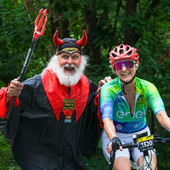 "Didi The Devil" arriva a L'Étape Mondovì: spettacolo e ciclismo nel cuore del Piemonte "Didi The Devil" arriva a L'Étape Mondovì: spettacolo e ciclismo nel cuore del Piemonte