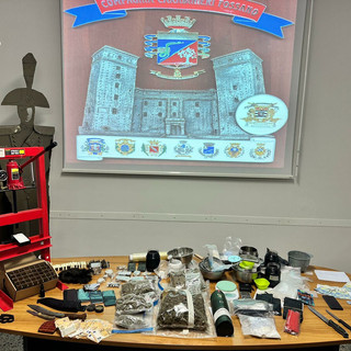 In foto, la droga sequestrata dai Carabinieri durante le indagini