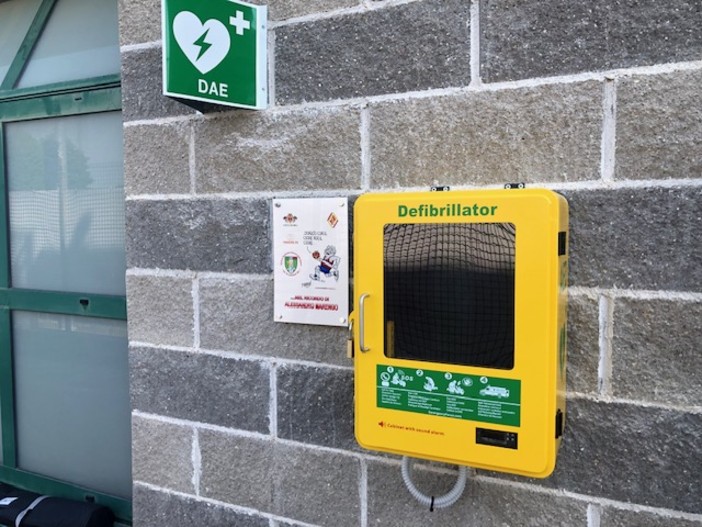 La Regione Piemonte amplia la copertura dei defibrillatori automatici esterni (Dae) alle sedi dei comuni, delle unioni montane e dei parchi naturali La Regione Piemonte amplia la copertura dei defibrillatori automatici esterni (Dae) alle sedi dei comuni, delle unioni montane e dei parchi naturali