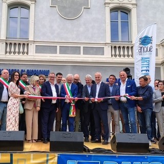 Anciue 2026: Dronero si colora di azzurro mare, allegria e tradizione