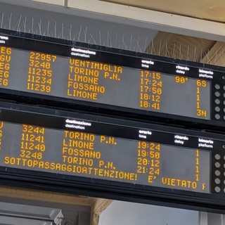 Cuneo-Ventimiglia, un'altra giornata da dimenticare: treni in ritardo perché... manca il treno