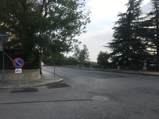 Continuano i lavori di bitumatura a Cuneo: da oggi divieti nell'area del viale degli Angeli a Cuneo