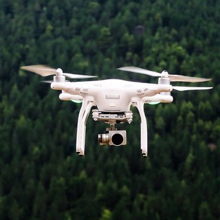 Droni con fotocamera: la rivoluzione della fotografia nell'era digitale