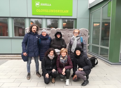 Un gruppo di docenti dell'istituto langarolo durante il viaggio in Svezia