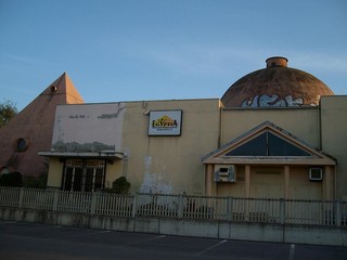 Un'altra immagine della discoteca Egyptia