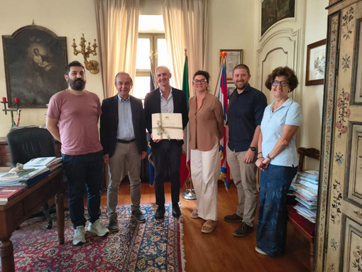 La Giunta comunale di Bra ha ricevuto il neo Cavaliere alla Repubblica Dino Borri