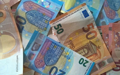 CNA Piemonte lancia l'allarme: "Fino a uno stipendio all'anno se ne va per andare al lavoro"