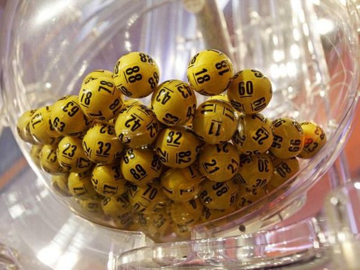 La fortuna bacia Alba, vinti 15mila euro al Lotto