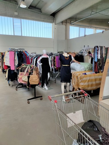 I magazzini di Emmaus, immagine di repertorio