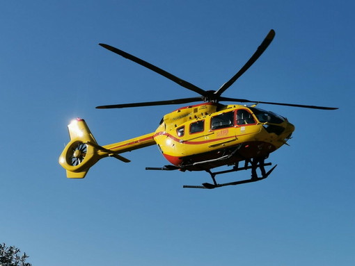 Tamponamento tra quattro auto sulla 28 del Colle di Nava: senso unico alternato nella galleria Zerbino Tamponamento tra quattro auto sulla 28 del Colle di Nava: senso unico alternato nella galleria Zerbino