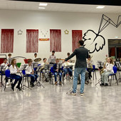 Concerto di Natale 2025: la Filarmonica “Il Risveglio” di Dogliani si è fatta in due