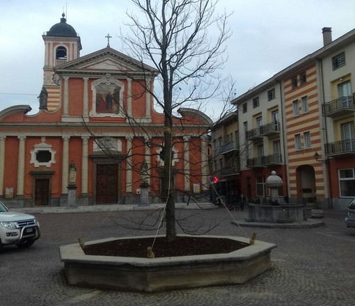 Lunedì 24 agosto in piazza dell'Olmo il grande concerto "Bovesani in Musica" Lunedì 24 agosto in piazza dell'Olmo il grande concerto "Bovesani in Musica"