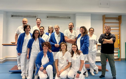 Grazie al reparto di Fisioterapia del Santa Croce di Cuneo, dove si cura con le mani e con il cuore Grazie al reparto di Fisioterapia del Santa Croce di Cuneo, dove si cura con le mani e con il cuore
