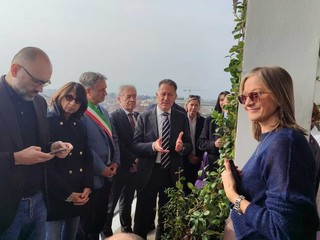 Momenti dell'inaugurazione del Terrazzo in fiore nella Pediatria Oncologica di Savigliano Momenti dell'inaugurazione del Terrazzo in fiore nella Pediatria Oncologica di Savigliano