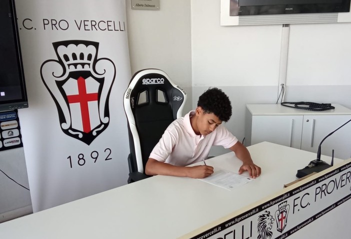 CALCIO GIOVANILE / Rocco Pulitanò riparte dalla Pro Vercelli, accordo biennale per l’Under 15 CALCIO GIOVANILE / Rocco Pulitanò riparte dalla Pro Vercelli, accordo biennale per l’Under 15