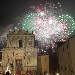 A Mondovì torna l'appuntamento con i Feu dla Madona con la prima edizione della notte bianca