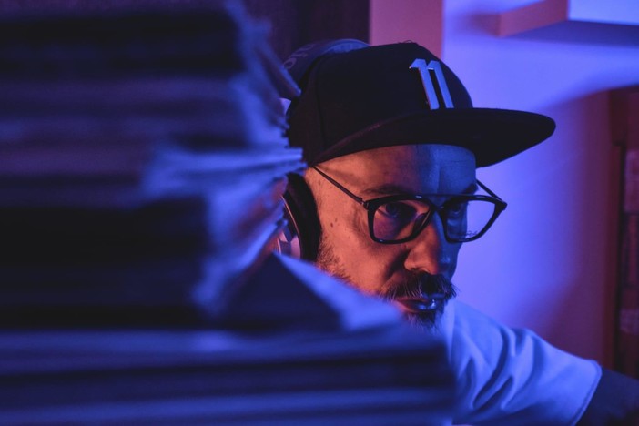 Un saluzzese pronto a realizzare il DJ set più lungo della storia: Faber Moreira vuole battere il record delle 200 ore di musica no stop, ma ha bisogno anche di voi