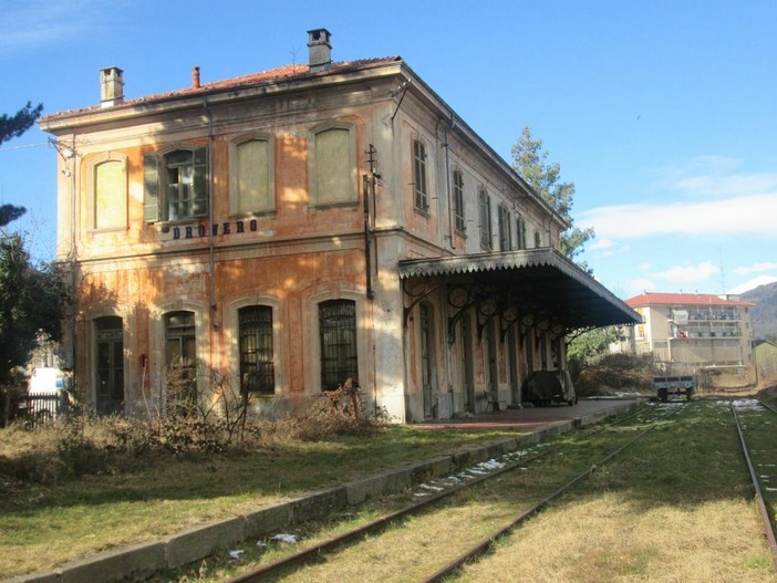 La stazione capolinea di Dronero dell'ex ferrovia