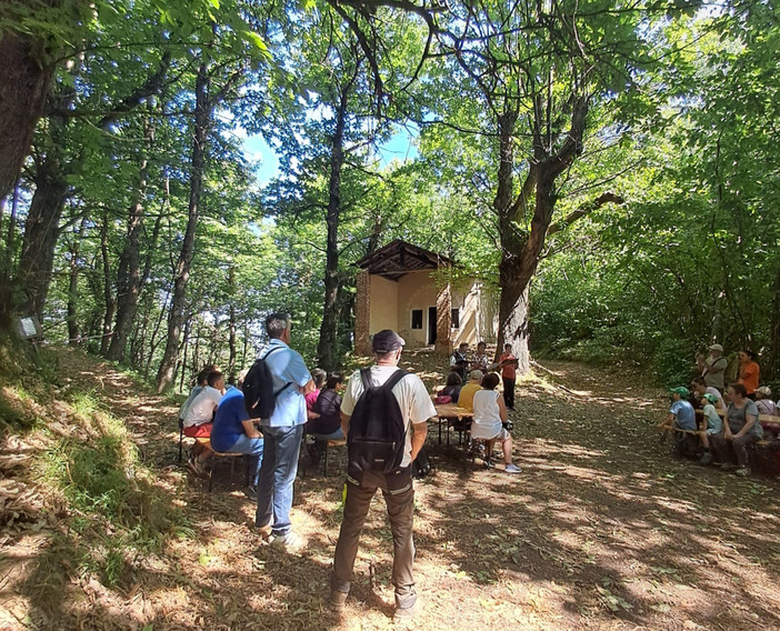 Ampia partecipazione a Montaldo per “Favole in fiore” Ampia partecipazione a Montaldo per “Favole in fiore”